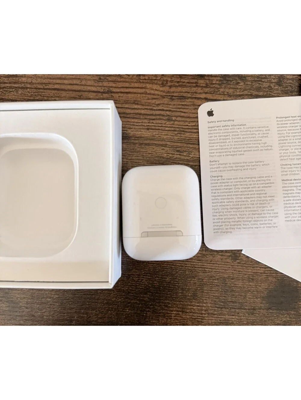 Apple Wireless Charging Case for AirPods 2nd Gen Compact White A1938 *No Charger